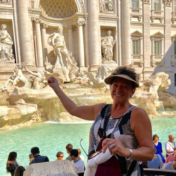 Meet your Posher, Sandra - Picture 1 of 1